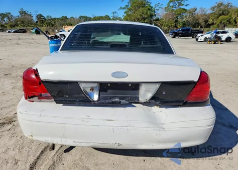 2008 Ford Crown Victoria Police Interceptor z USA, uszkodzony, nr VIN 2FAHP71V28X103523